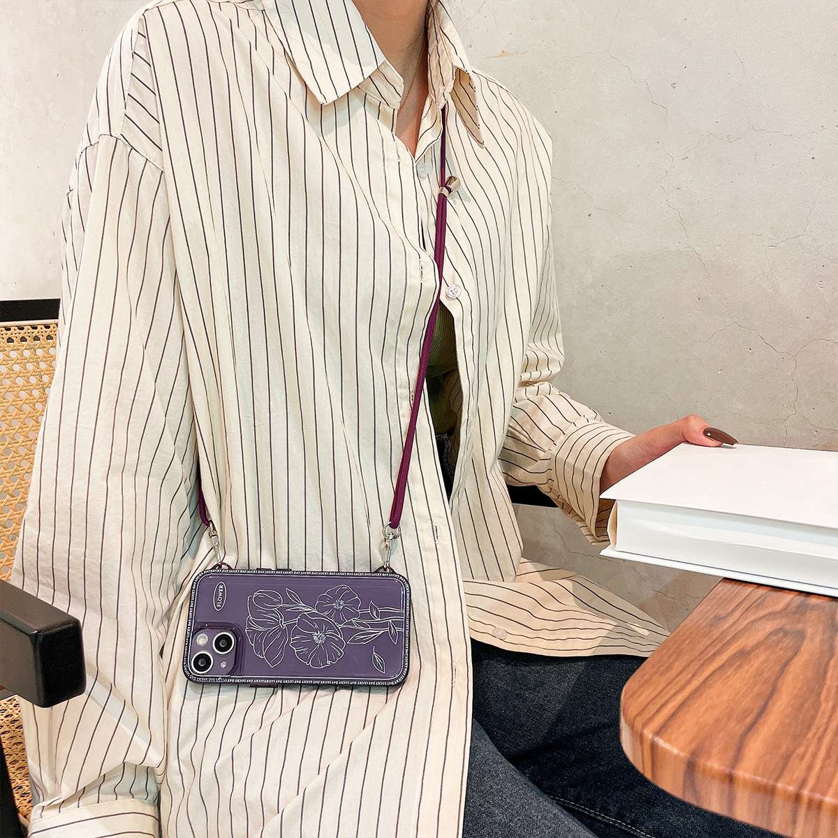 手帳型スマホケース  花柄刻印スマホケース兼用ショルダーバッグ