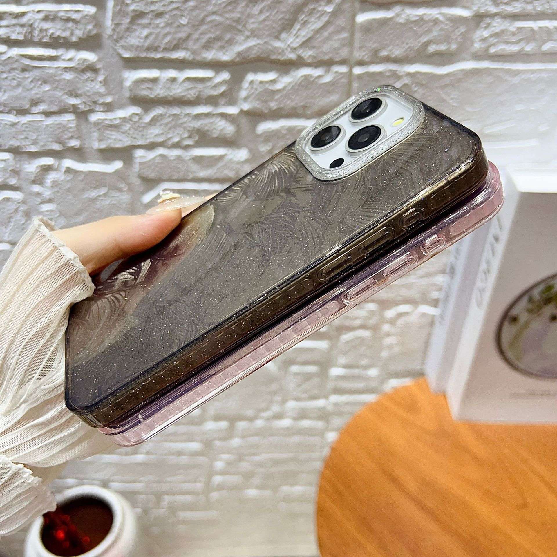 手帳型スマホケース  氷の結晶模様 透明感あふれるスマホケース